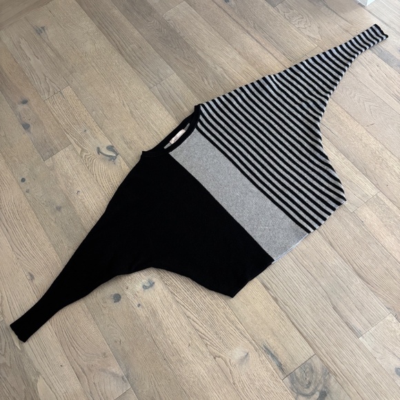 Philosophy Batwing Sweater - Black and Gray Size M - Picture 7 of 10
